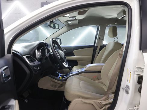 Used 2015 Dodge Journey American Value Package w/ Flexible Seating Group FWD image 11