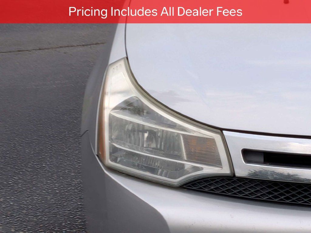 Used 2010 Ford Focus SE FWD image 10
