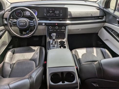 Certified 2024 Kia Carnival LX FWD image 14