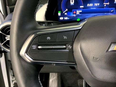 Used 2025 Chevrolet Equinox EV LT image 18