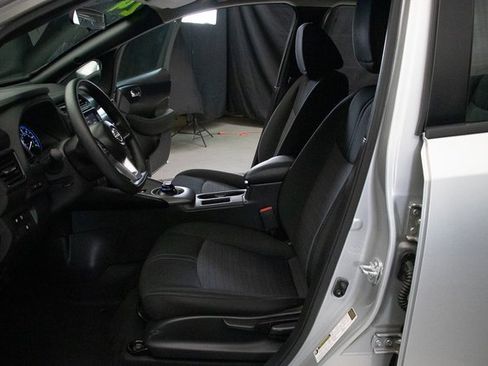 Used 2024 Nissan Leaf S image 24