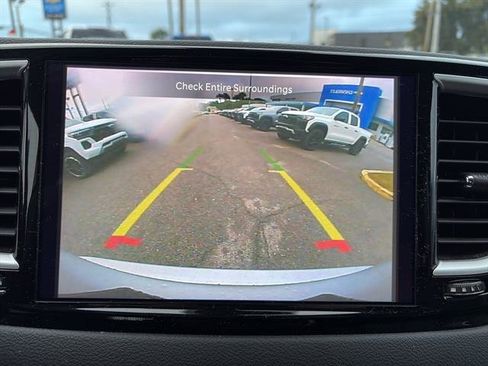 Used 2024 Chrysler Pacifica Touring-L image 23