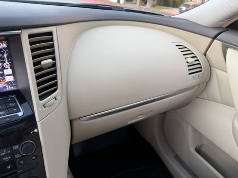 Used 2017 INFINITI QX70 2WD w/ Premium Package image 36