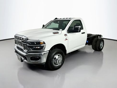 New 2026 RAM 3500 Tradesman w/ Chrome Appearance Group A AWD/4WD image 3