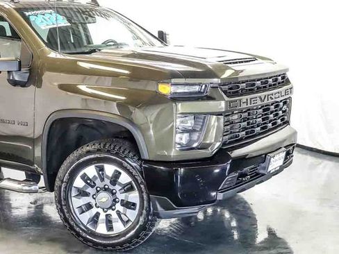 Certified 2022 Chevrolet Silverado 2500 Custom w/ Custom Value Package AWD/4WD image 3