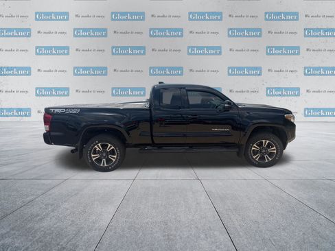 Used 2016 Toyota Tacoma TRD Sport w/ Towing Package AWD/4WD image 8