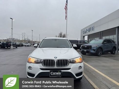 Used 2017 BMW X3 xDrive28i image 2