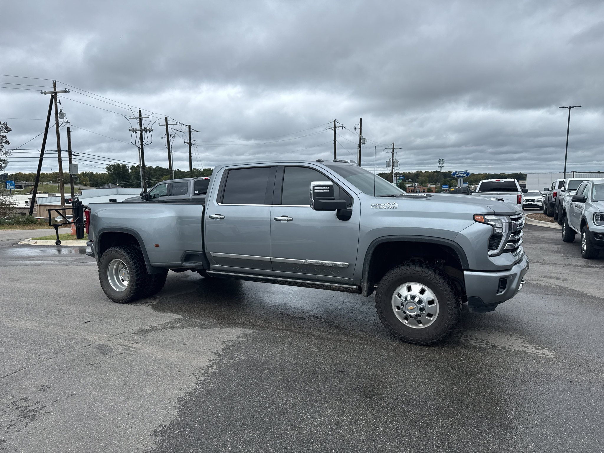 Used 2024 Chevrolet Silverado 3500 High Country w/ Technology Package AWD/4WD image 4