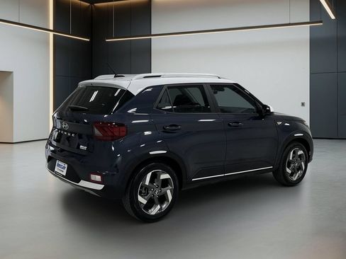 Certified 2024 Hyundai Venue Limited FWD image 7