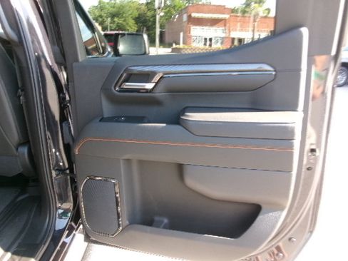 Used 2024 GMC Sierra 1500 AT4 w/ Technology Package AWD/4WD image 15