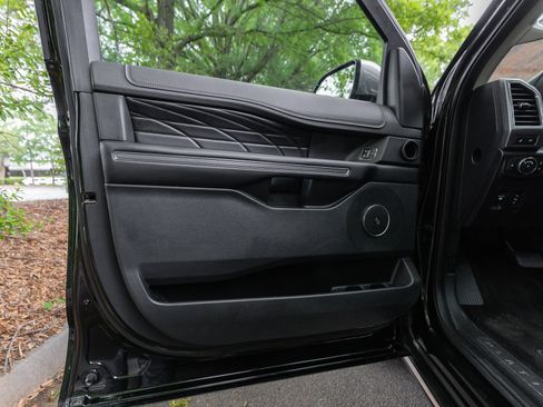 Used 2018 Ford Expedition Max Platinum AWD/4WD image 31