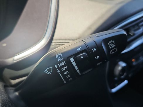 Used 2020 Hyundai Santa Fe SE FWD image 25