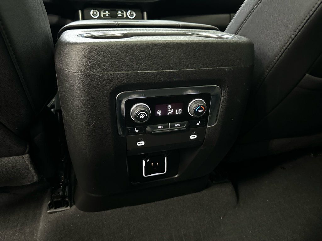 Used 2023 Chevrolet Tahoe LT w/ LT Signature Package AWD/4WD image 24