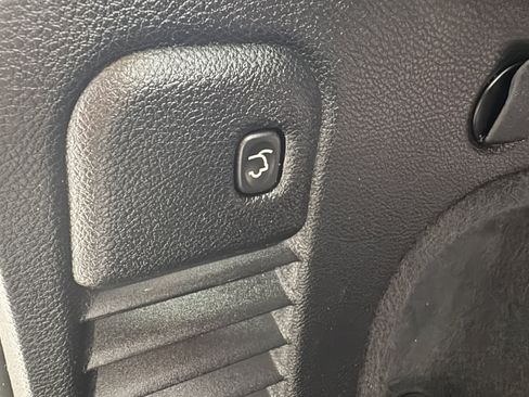 Used 2018 Jeep Grand Cherokee Laredo RWD image 30