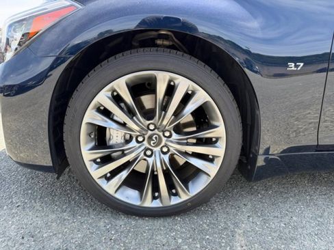 Used 2019 INFINITI Q70 Luxe RWD image 9