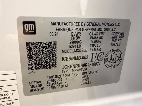 Used 2024 GMC Acadia Denali w/ LPO, Floor Liner Package image 33