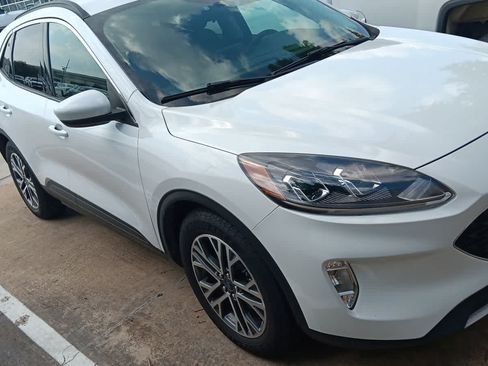 Used 2020 Ford Escape SEL FWD image 2