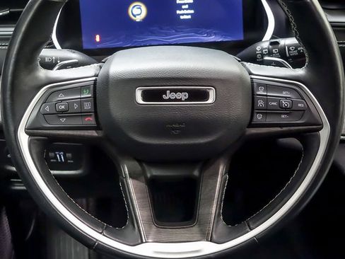 Used 2022 Jeep Grand Cherokee L Limited image 15