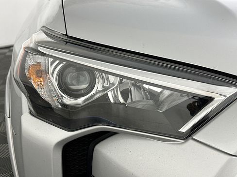 Used 2024 Toyota 4Runner TRD Off-Road image 9