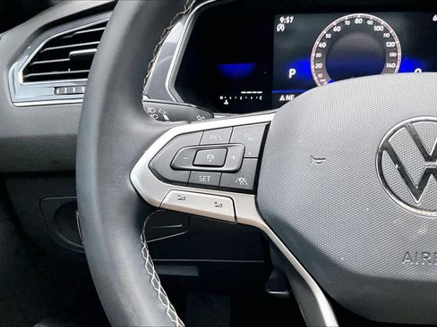Certified 2022 Volkswagen Tiguan SE image 24