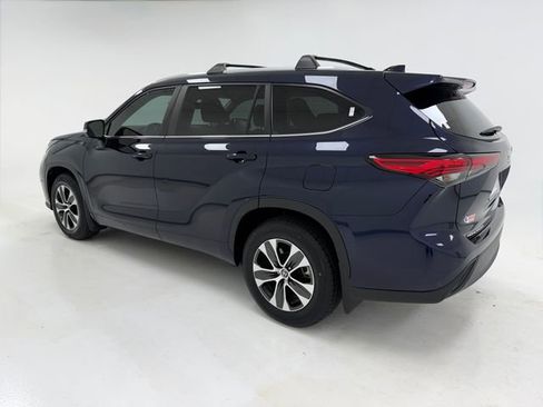 Used 2023 Toyota Highlander XLE FWD image 37