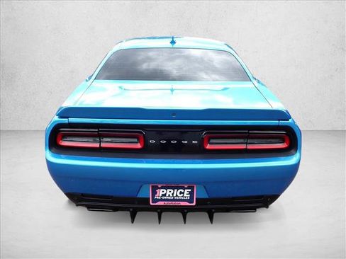 Used 2015 Dodge Challenger SRT w/ Technology Group RWD image 3