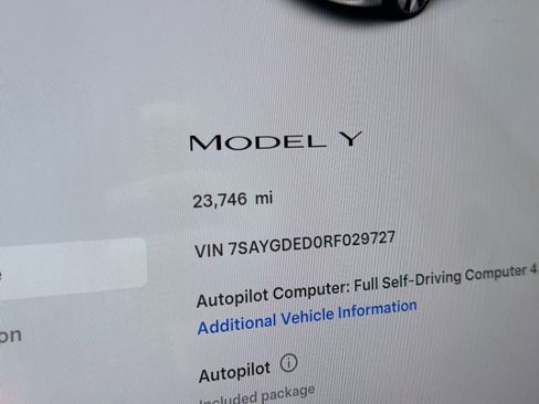 Used 2024 Tesla Model Y 2WD image 10