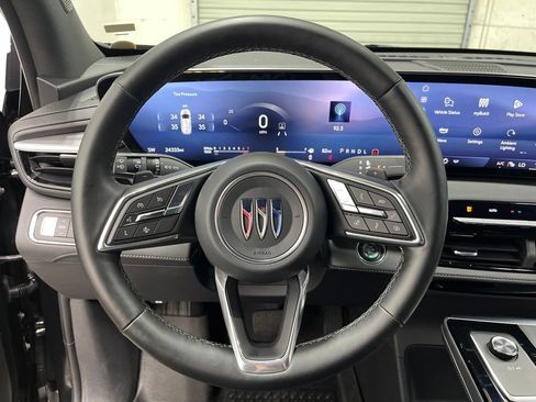 Used 2025 Buick Enclave Preferred FWD image 17