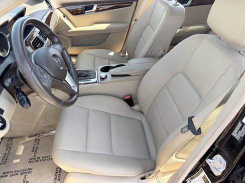 Used 2012 Mercedes-Benz C 250 Sedan image 19