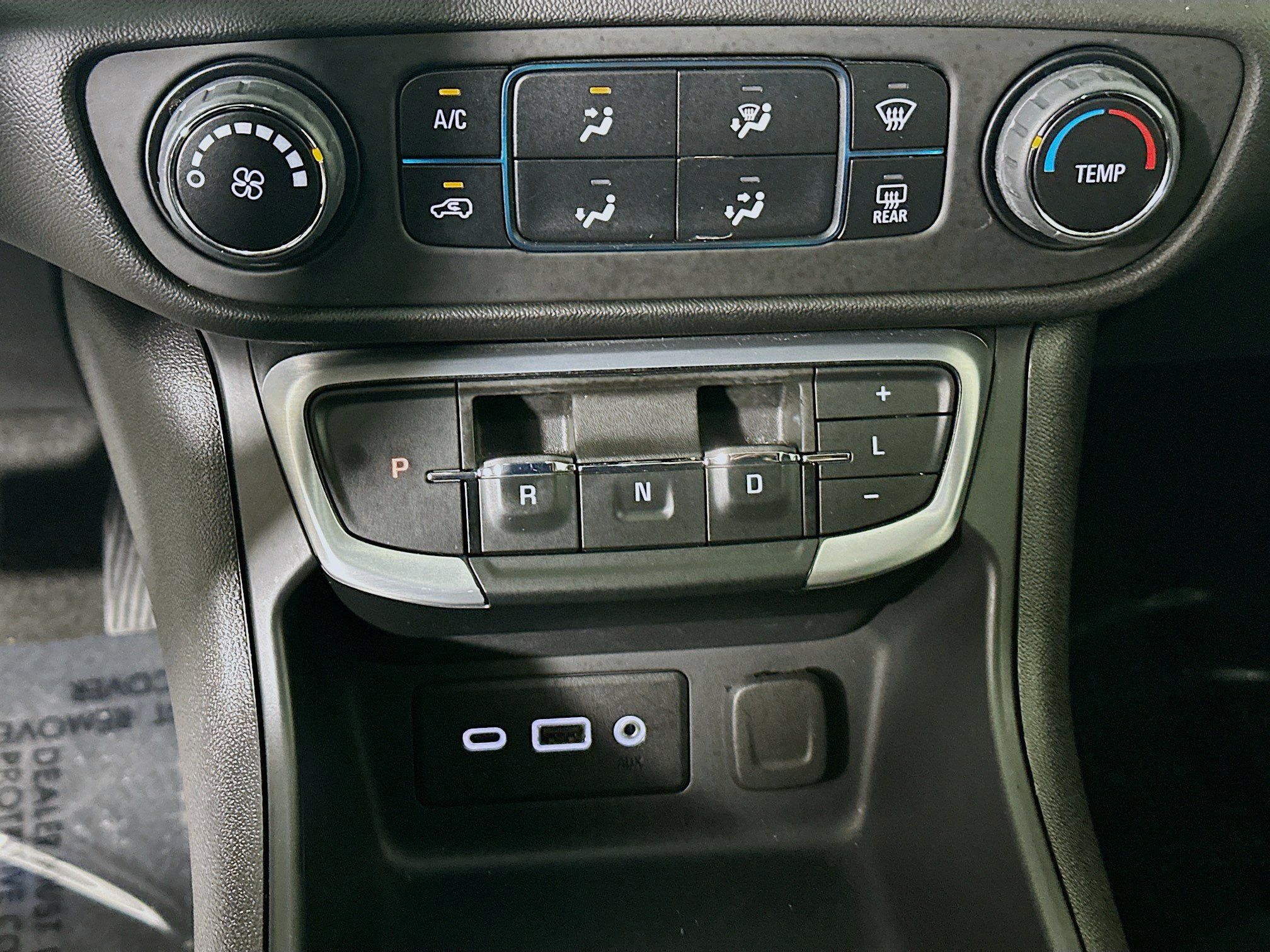 Used 2024 GMC Terrain SLE FWD image 23