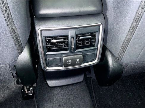Used 2024 Subaru Forester Premium AWD/4WD image 32