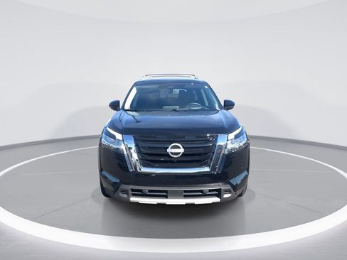 Used 2024 Nissan Pathfinder Platinum w/ Cargo Package image 3