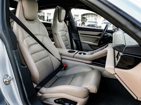 Used 2022 Porsche Taycan image 34