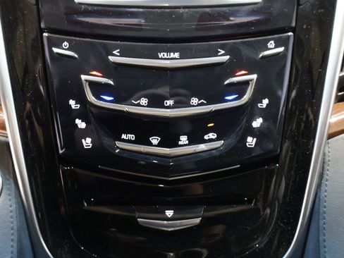 Used 2020 Cadillac Escalade Premium Luxury image 38