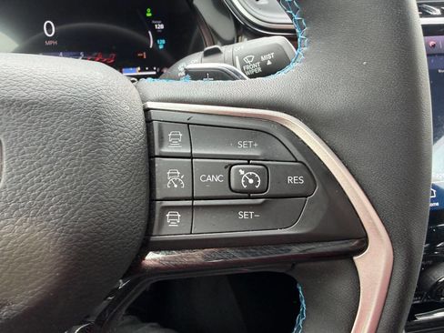 Used 2023 Jeep Grand Cherokee Trailhawk w/ Luxury Tech Group III image 32