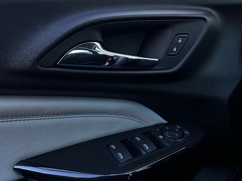 Used 2025 Chevrolet Trax LT image 19