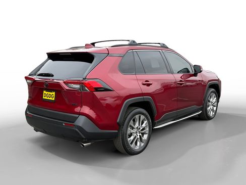 Used 2019 Toyota RAV4 XLE Premium w/ Advanced Technology Package image 5