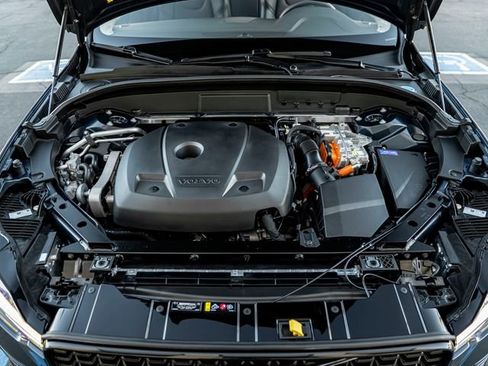 Used 2024 Volvo XC60 T8 Plus w/ Climate Package image 30