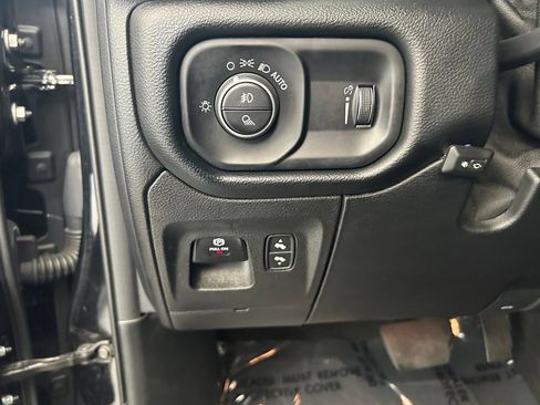 Used 2020 RAM 1500 Big Horn AWD/4WD image 40