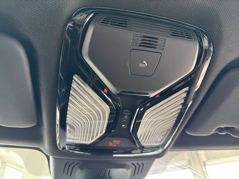 Used 2022 BMW X5 xDrive40i w/ M Sport Package image 33