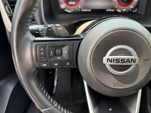 Used 2021 Nissan Rogue Platinum FWD image 39