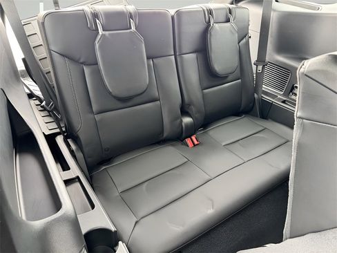 Used 2023 Ford Explorer XLT w/ Equipment Group 202A image 37