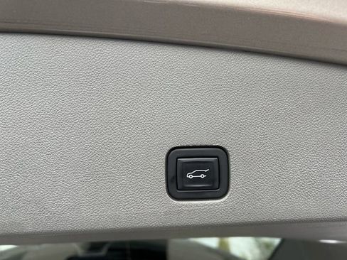 Certified 2023 Cadillac XT6 Premium Luxury w/ Technology Package AWD/4WD image 17