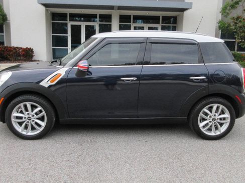 Used 2014 MINI Cooper Countryman w/ Cold Weather Package image 2