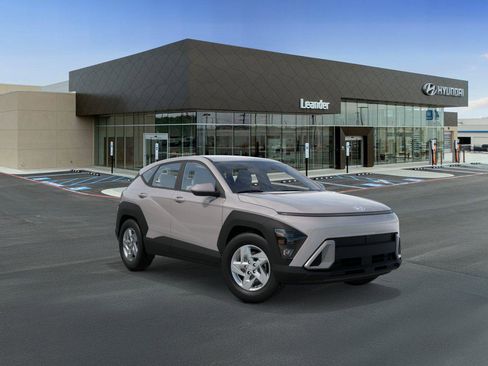 New 2026 Hyundai Kona SE image 2