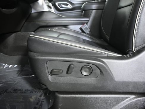 Used 2024 GMC Yukon SLT image 23