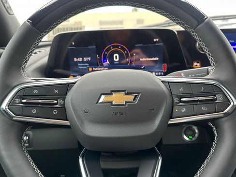 New 2025 Chevrolet Traverse LT w/ Enhanced Driving Package image 28