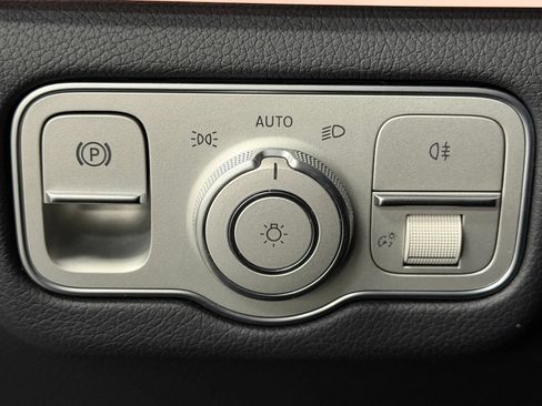 Used 2025 Mercedes-Benz GLE 350 4MATIC image 31