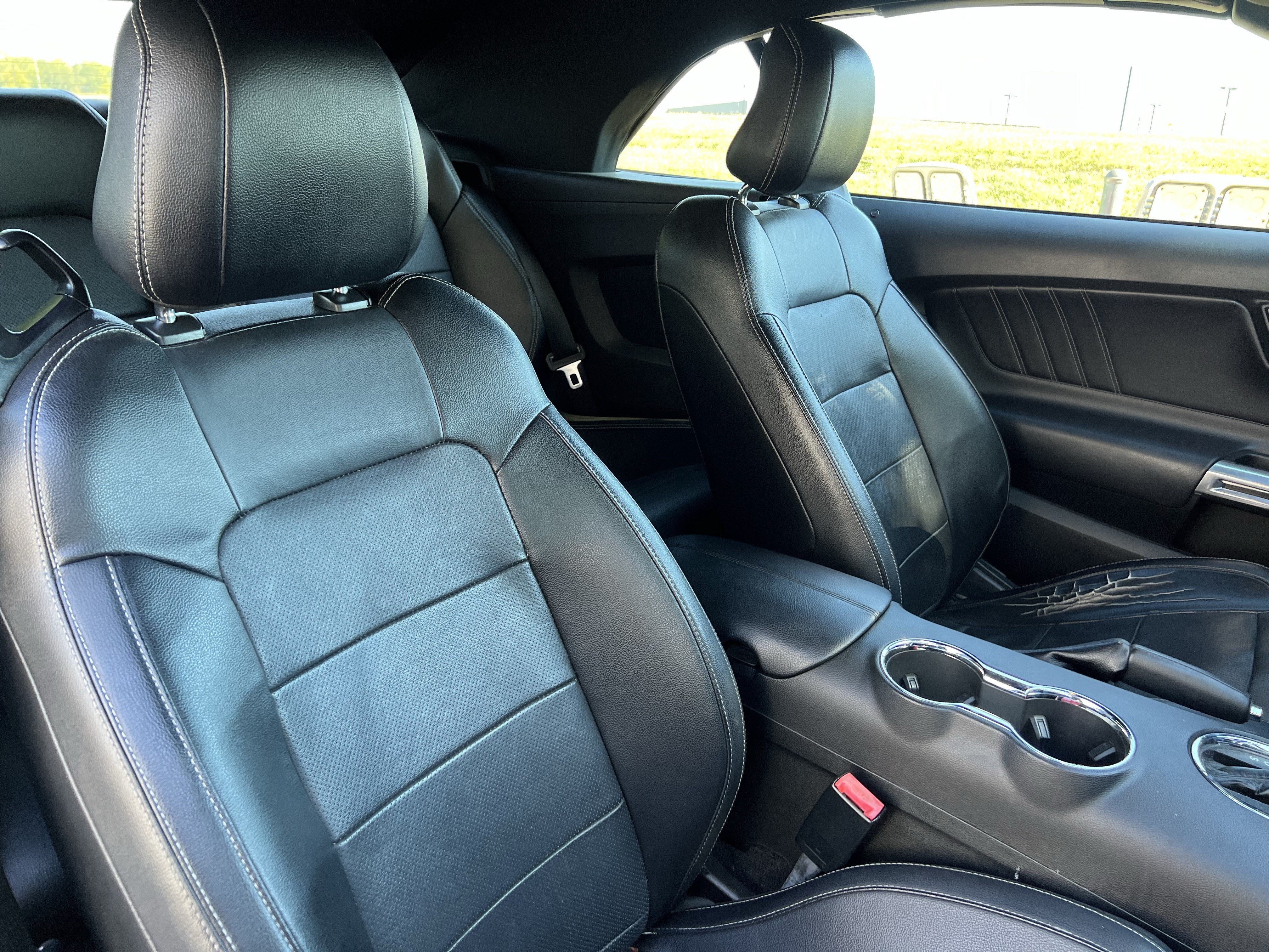 Used 2017 Ford Mustang Premium RWD image 35