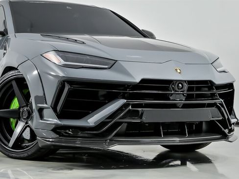 Used 2024 Lamborghini Urus Performante AWD/4WD image 3